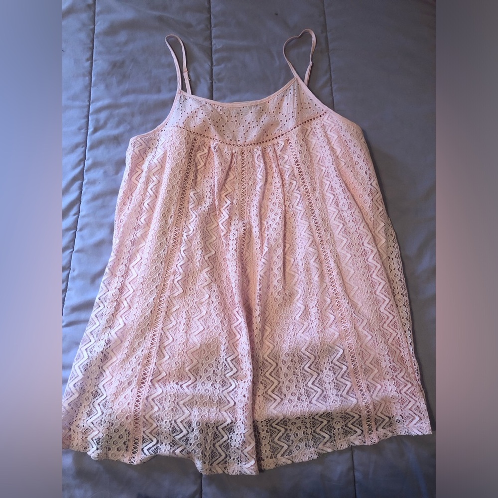 Delicate Lace Spaghetti-Strap Camisole in Light Pink